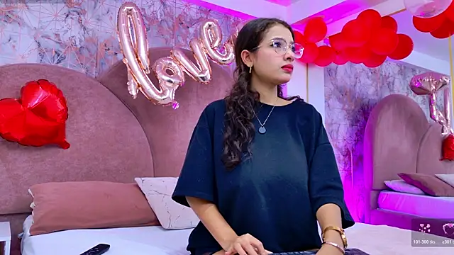 Snapshot of Angelique_Angell chatting on 02-20-26, 11:43 Angelique Angell online show from 02-20-26, 11:43