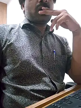 Snapshot of autophile-indian chatting on 10-31-25, 06:25 autophile-indian online show from 10-31-25, 06:25