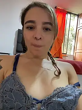 Snapshot of karla-thomsom10 chatting on 02-24-26, 06:06 karla-thomsom10 online show from 02-24-26, 06:06