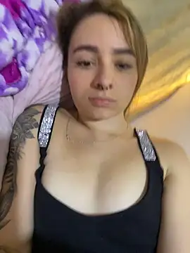 Snapshot of karla-thomsom10 chatting on 03-26-26, 08:25 karla-thomsom10 online show from 03-26-26, 08:25