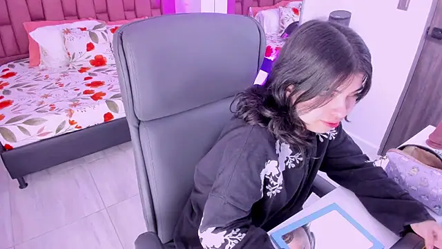 selina lovers online show from 09-19-25, 12:45
