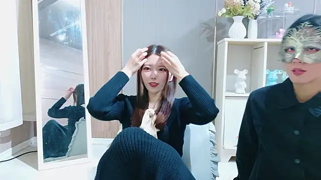 Snapshot of Reto-sama chatting on 10-15-25, 12:38 Reto-sama online show from 10-15-25, 12:38