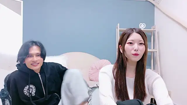 Snapshot of Reto-sama chatting on 10-21-25, 02:51 Reto-sama online show from 10-21-25, 02:51