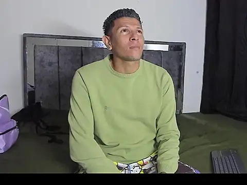 Snapshot of lindoshot_sexlove chatting on 09-21-25, 03:30 lindoshot sexlove online show from 09-21-25, 03:30