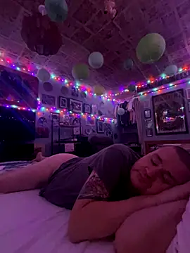 WriggleQuest online show from 11-08-25, 02:45