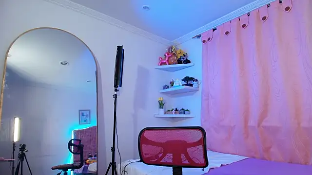 evansweett7 online show from 02-05-26, 12:26