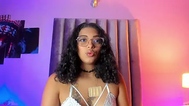 Snapshot of Sabrina_Cook chatting on 09-20-25, 01:01 Sabrina Cook online show from 09-20-25, 01:01