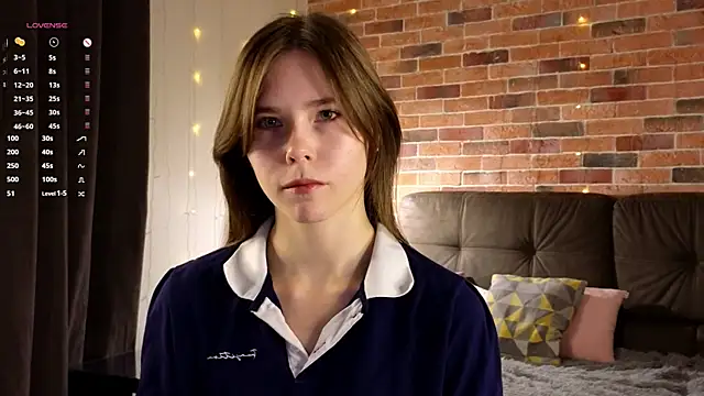 Snapshot of EmiliDen chatting on 10-13-25, 05:13 EmiliDen online show from 10-13-25, 05:13