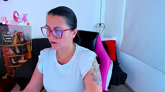 Snapshot of D_Martii chatting on 11-04-25, 12:37 D Martii online show from 11-04-25, 12:37