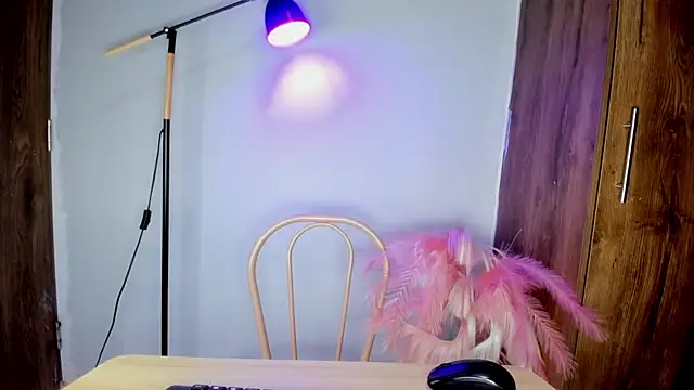 Snapshot of khate_smith chatting on 02-13-26, 04:25 khate smith online show from 02-13-26, 04:25