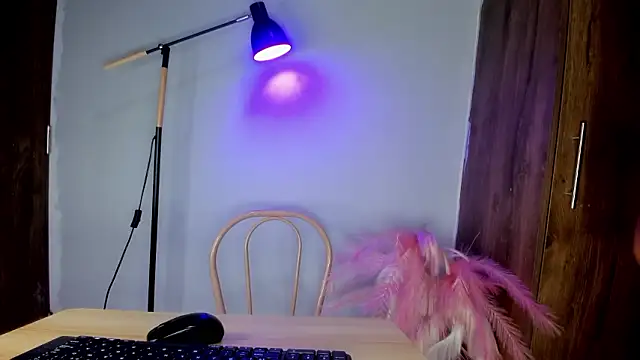 Snapshot of khate_smith chatting on 02-14-26, 02:14 khate smith online show from 02-14-26, 02:14