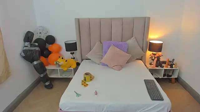 Snapshot of evvaa_moon69 chatting on 10-08-25, 12:36 evvaa moon69 online show from 10-08-25, 12:36