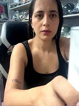 Snapshot of GiaDuque chatting on 09-24-25, 11:24 GiaDuque online show from 09-24-25, 11:24