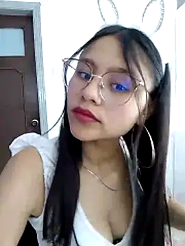 SofieLove 01 online show from 10-17-25, 09:50