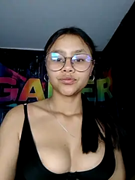 SofieLove 01 online show from 04-15-26, 06:53