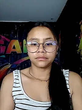 SofieLove 01 online show from 05-05-26, 06:54