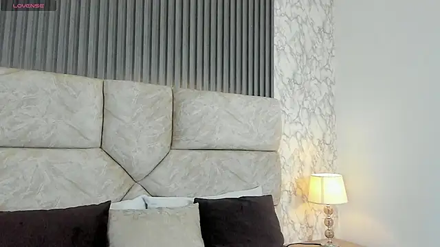 leilapons online show from 10-18-25, 07:03