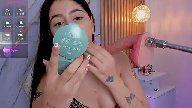 alissaowens  online show from 05-08-26, 10:42