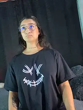 Snapshot of EVAH_LEE_ chatting on 11-08-25, 12:00 EVAH LEE online show from 11-08-25, 12:00