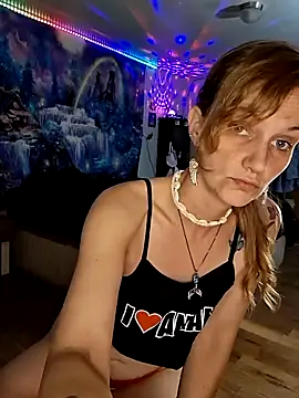 Snapshot of PeachyAriel chatting on 05-06-26, 06:13 PeachyAriel online show from 05-06-26, 06:13