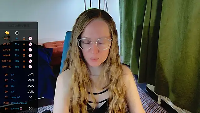 Snapshot of _Goldilocks_ chatting on 09-14-25, 06:45 Goldilocks online show from 09-14-25, 06:45