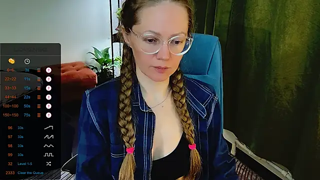 Snapshot of _Goldilocks_ chatting on 09-20-25, 06:58 Goldilocks online show from 09-20-25, 06:58
