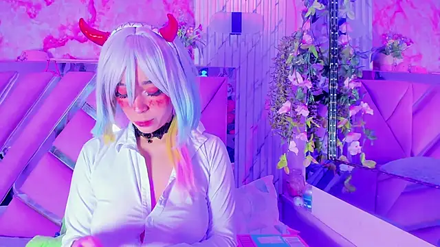 Snapshot of Akane_Hikari_ chatting on 10-13-25, 05:18 Akane Hikari online show from 10-13-25, 05:18