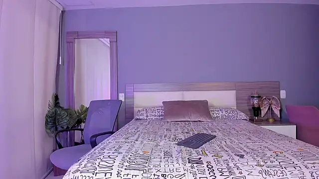 Alaiaguerra online show from 10-23-25, 07:34