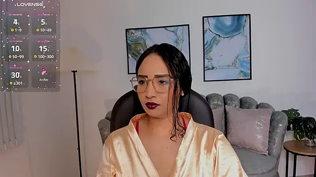 Snapshot of Sharon_breezee chatting on 10-10-25, 03:49 Sharon breezee online show from 10-10-25, 03:49