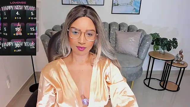 Snapshot of Sharon_breezee chatting on 10-14-25, 04:24 Sharon breezee online show from 10-14-25, 04:24