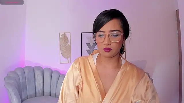 Sharon breezee online show from 11-18-25, 01:33