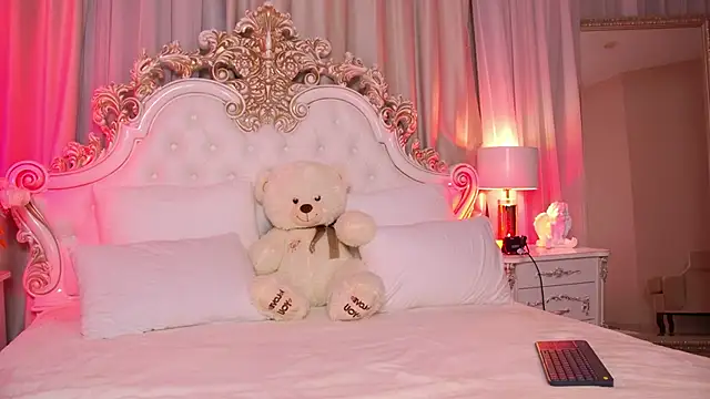 MeganStrain online show from 01-09-26, 02:36