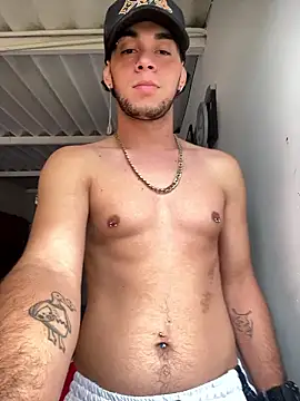 Snapshot of enzo_vittale03_ chatting on 01-08-26, 09:50 enzo vittale03 online show from 01-08-26, 09:50