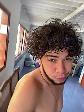 Snapshot of enzo_vittale03_ chatting on 02-07-26, 05:05 enzo vittale03 online show from 02-07-26, 05:05