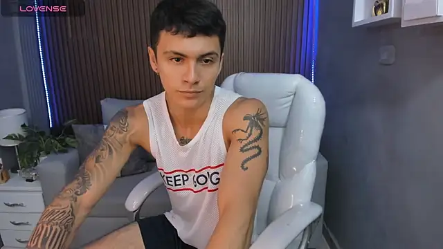 Leo santoro online show from 11-08-25, 03:23