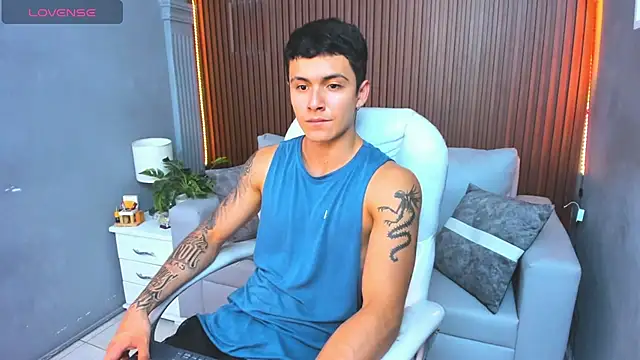 Leo santoro online show from 11-12-25, 04:18