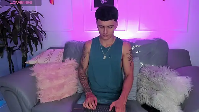 Leo santoro online show from 02-13-26, 01:40