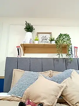 LilyCutee  online show from 09-17-25, 07:04