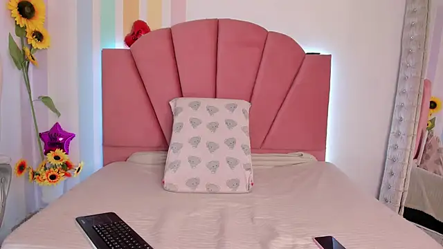 Snapshot of Amy_Bunnie_18 chatting on 10-17-25, 09:28 Amy Bunnie 18 online show from 10-17-25, 09:28