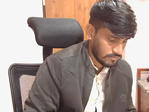 Snapshot of krishjaat43 chatting on 11-25-25, 07:03 krishjaat43 online show from 11-25-25, 07:03