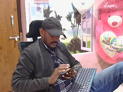 Snapshot of krishjaat43 chatting on 12-21-25, 08:05 krishjaat43 online show from 12-21-25, 08:05