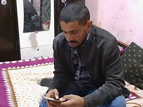 Snapshot of krishjaat43 chatting on 12-23-25, 04:21 krishjaat43 online show from 12-23-25, 04:21