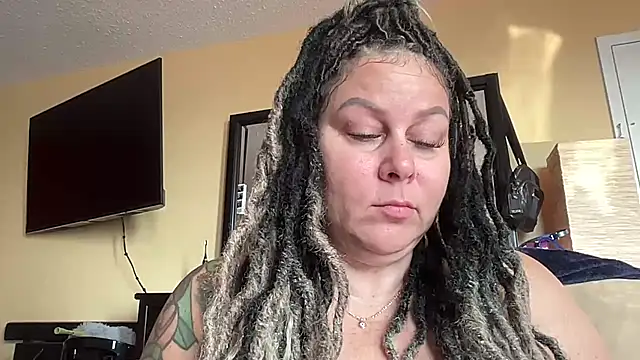 number1slut online show from 05-13-26, 12:35
