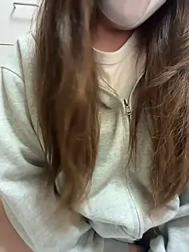 Snapshot of mayu06000 chatting on 10-24-25, 05:42 mayu06000 online show from 10-24-25, 05:42