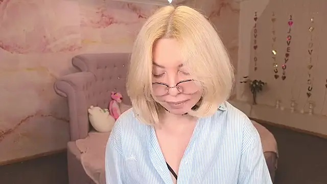 Wendy Waves online show from 10-18-25, 11:11