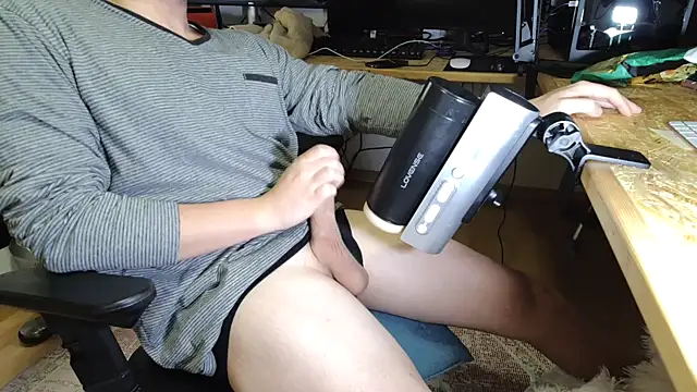 Snapshot of BenReich chatting on 10-18-25, 10:10 BenReich online show from 10-18-25, 10:10