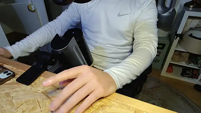 Snapshot of BenReich chatting on 11-14-25, 07:01 BenReich online show from 11-14-25, 07:01