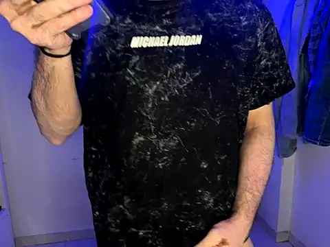 Snapshot of FitNhot_sam chatting on 09-26-25, 06:50 FitNhot sam online show from 09-26-25, 06:50