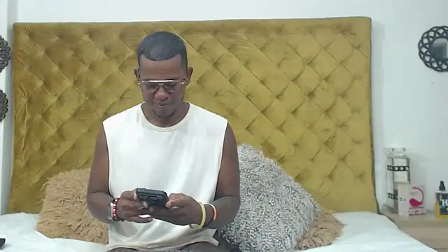 AndyCalifornia1 online show from 12-01-25, 02:33