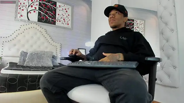 Yan king1 online show from 10-09-25, 04:43